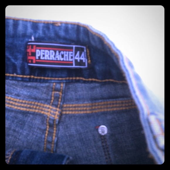 ♥️Great pair of destroyed jean shorts.Size 27 (29) - Picture 3 of 3